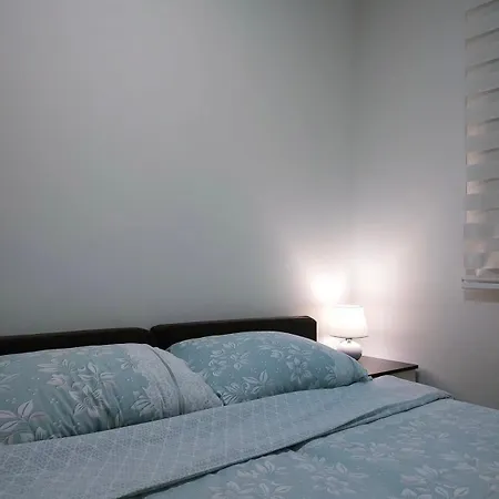 - Biljana アパート パレ